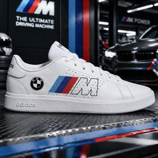 Chaussures Adidas personnalisées pour fans de la gamme sportive BMW M.