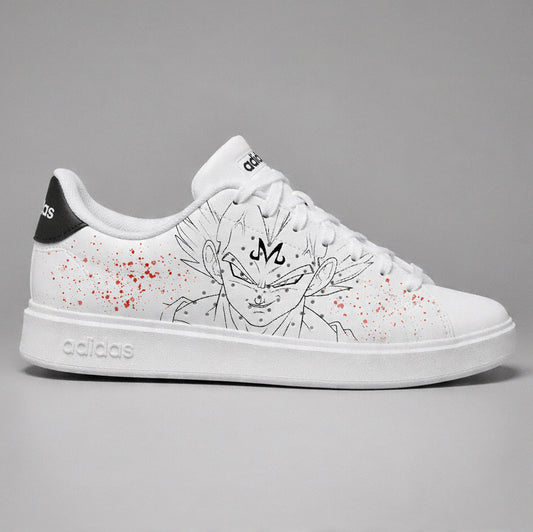 Baskets Adidas blanches personnalisées avec portrait de Majin Vegeta et éclaboussures de peinture rouge