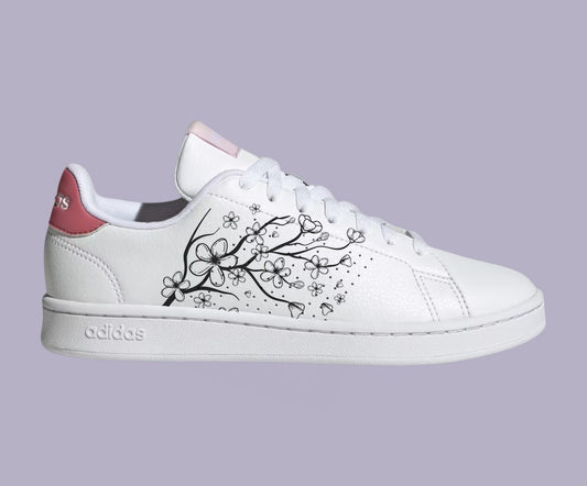 Baskets Adidas Advantage blanches personnalisées avec un motif floral Cherry Blossom noir