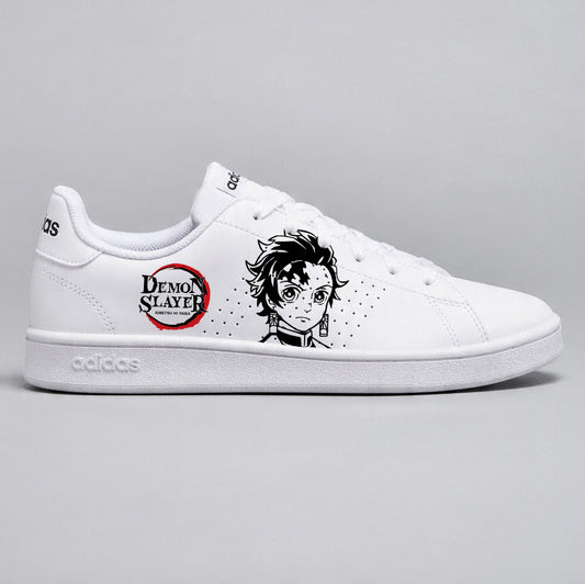Baskets Adidas blanches personnalisées avec portrait de Tanjiro Kamado et logo Demon Slayer