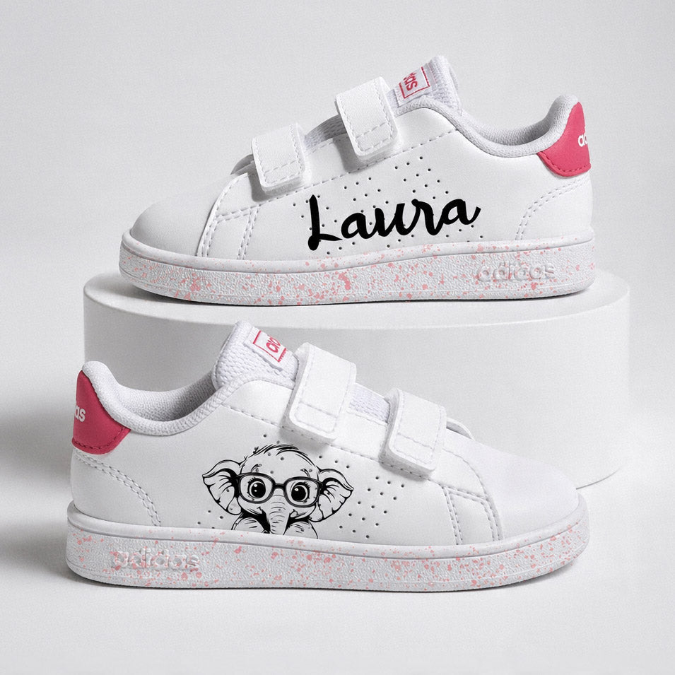 Baskets Adidas personnalisées pour fille avec prénom et motif éléphant, modèle unique fait main par Mes Baskets Custom pour enfant