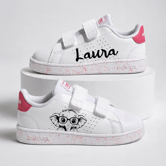 Baskets Adidas personnalisées pour fille avec prénom et motif éléphant, modèle unique fait main par Mes Baskets Custom pour enfant